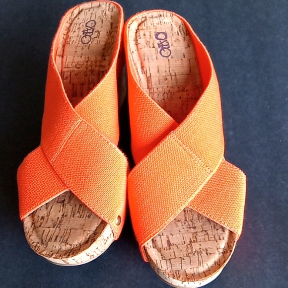 Orange shoes - Picture 1 of 6